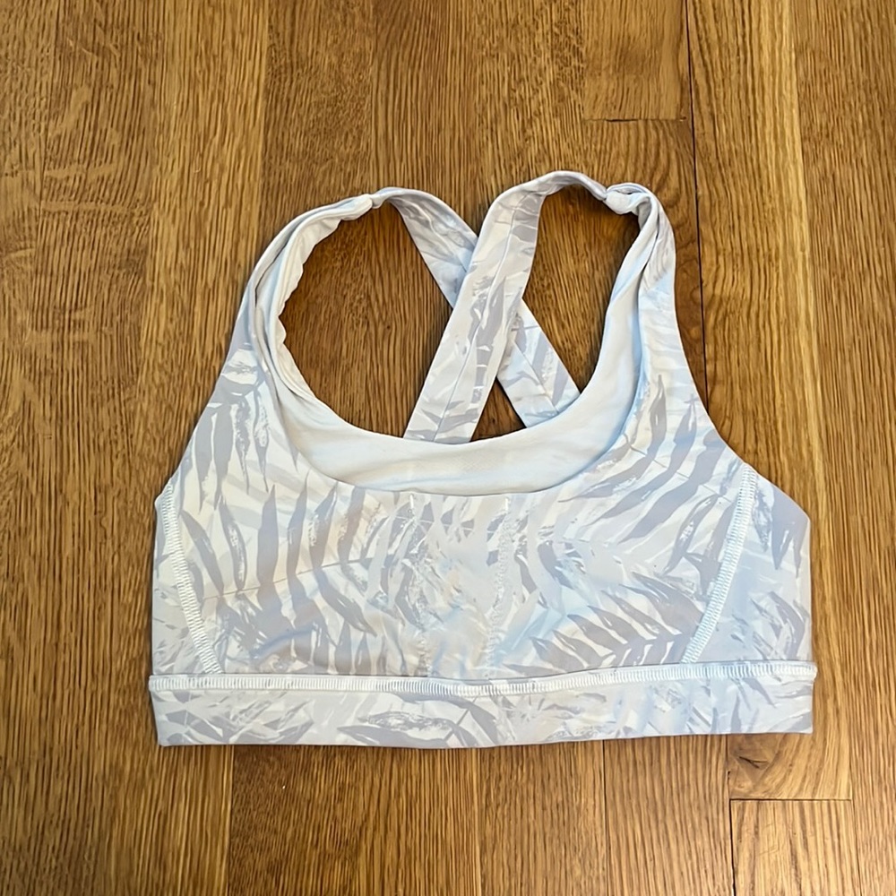 Lululemon sorts bra